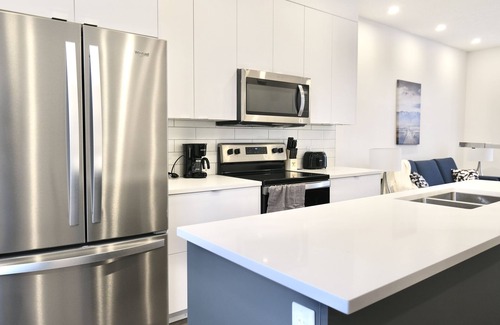 Bridgeland House | TRENDY TOWNHOUSE IN THE HEART OF CALGARY! DISCOUNTED MONTHLY RATES.