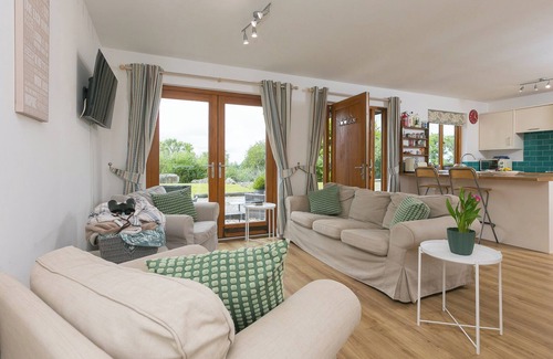 Saint Breward Cottage | TRESSA, TOR DOWN QUARRY, pet friendly, with hot tub in St Breward