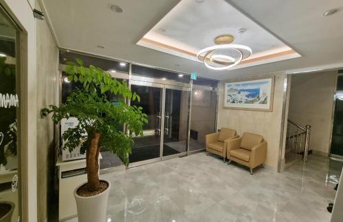Yeon-dong Hotel | Trevi Hotel