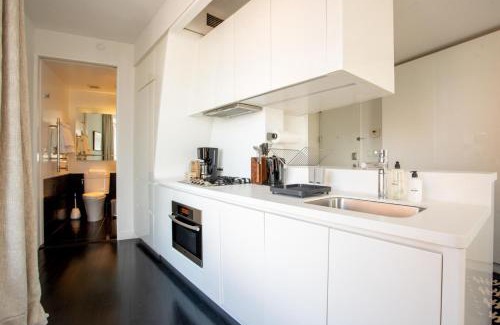 Financial District Apartment | Tribeca studio w doorman gym roof deck NYC-1355