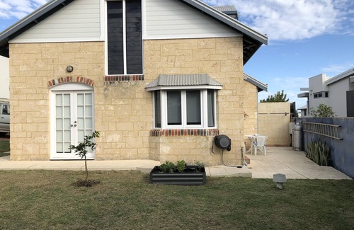 Trigg Apartment | Trigg Beach Studio just metres from the ocean and beach. Your perfect escape