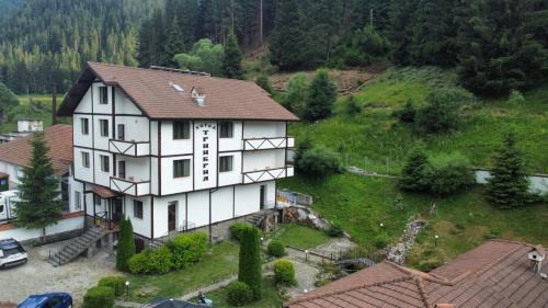 Trigrad House | TRIIBRIA Guest house