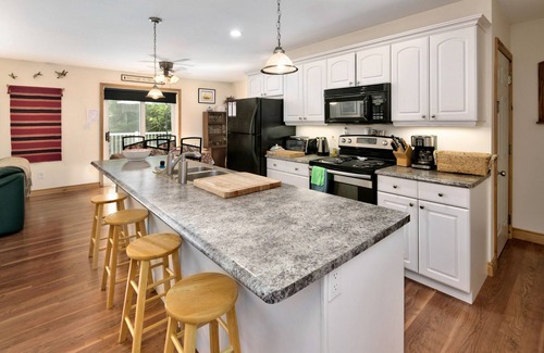 Grey Highlands Cottage | Trillium Shores on Lake Eugenia