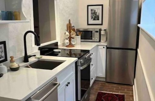 Manayunk Cottage | Trinity Cottage in Manayunk, Walk to Main Street, in the heart of Manayunk