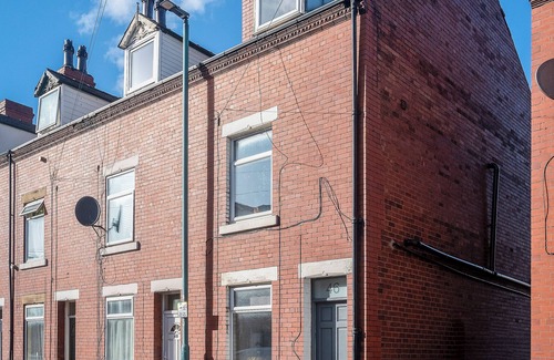 Wakefield House | Trinity Hideaway - Private En-suite Room Wakefield