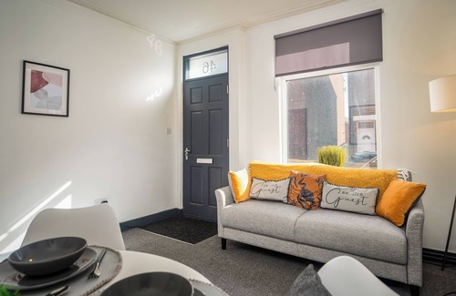 Wakefield House | Trinity Hideaway - Private En-suite Room Wakefield
