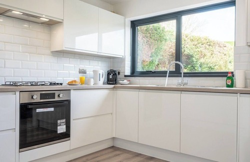 Caerleon House | Trinity View by Tŷ SA - Beautiful 5 bed in Newport
