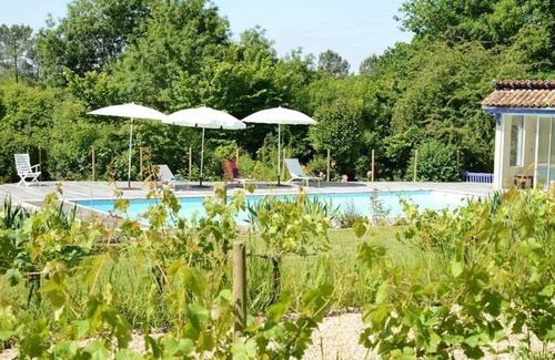 Saint Palais House | Triple room-Ensuite with Bath-Garden view