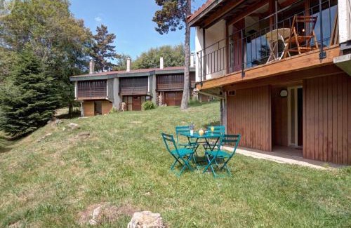 Chalmazel-Jeansagniere Apartment | Triplex Montagnard avec Sauna et Balcon, Vue Pistes - FR-1-496-338