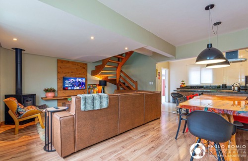 Centro House | Triplex with 3 Suites in Canela, close to Catedral de Pedra.