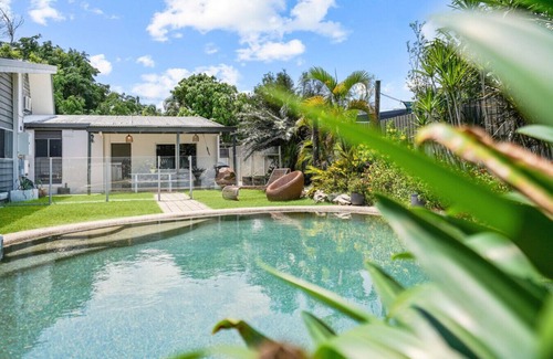 Holloways Beach House | Tropical Family Oasis with Pool – Steps from Holloways Beach!