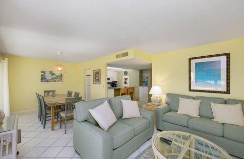 Sanibel Condo | Tropical Getaway