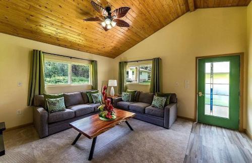 Mountain View House | Tropical Island Paradise home