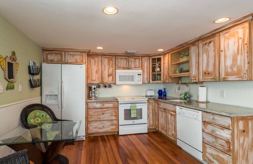 Historic Seaport Cottage | Tropical Jewel: Historic Seaport Oldtown - 2BR/2BA - Pool - RealKeyWest