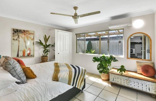 Parramatta Park Apartment | Tropicana Hideaway