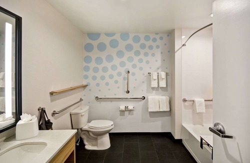 Reamstown Hotel | TRU by Hilton Denver