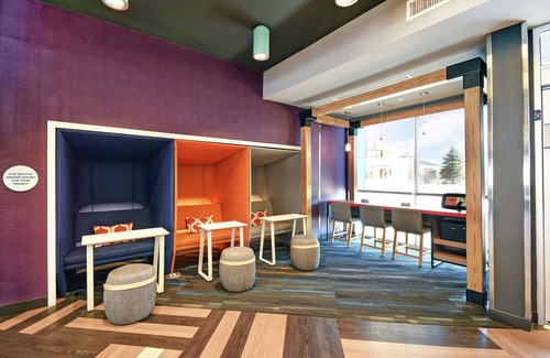 South Portland Hotel | Tru by Hilton Portland Airport Area