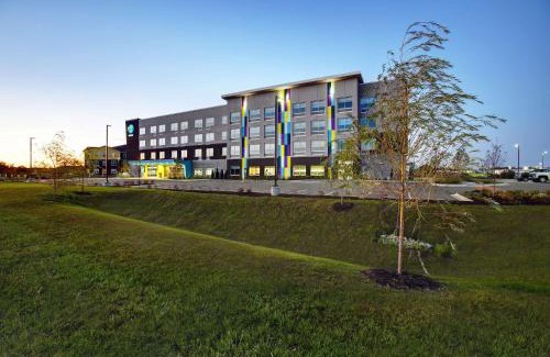 Stoughton Hotel | Tru By Hilton Stoughton