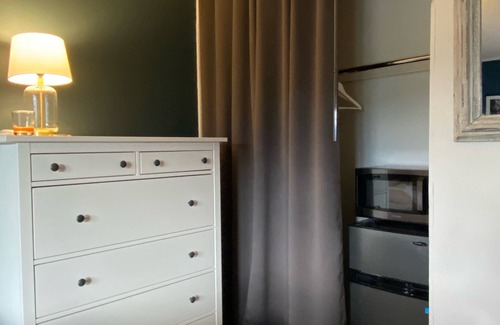 Crested Butte Apartment | True ski-in/out! Renovated, pet-friendly master suite