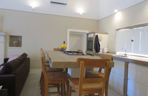 Francavilla Fontana House | Trullo 'L' Estate' with Private Pool, Wi-Fi and Air Conditioning