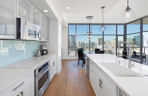 Gaslamp Quarter Condo | Truly Stunning 18th Floor 2BR/2BA W/Breathtaking Ocean Views!