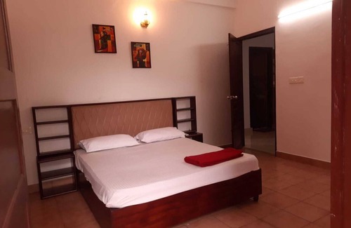 University of Kerala Senate House Campus Apartment | TRV Stays- OPP Mascot Hotel -9 Beds 6 Bath