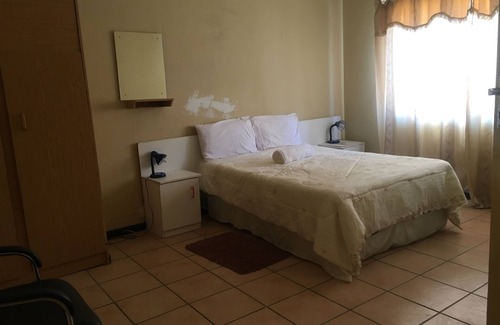 Francistown Hotel | Tshesebe Stopover Motel