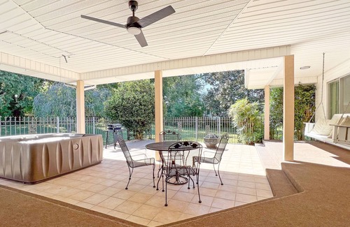 Shelbyville House | tSouthern Comfort Oasis