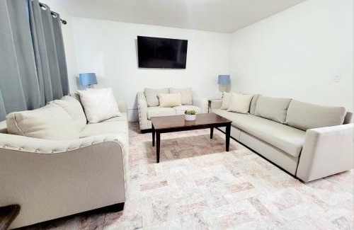 Playas de Tijuana House | Tu Casa de Familia