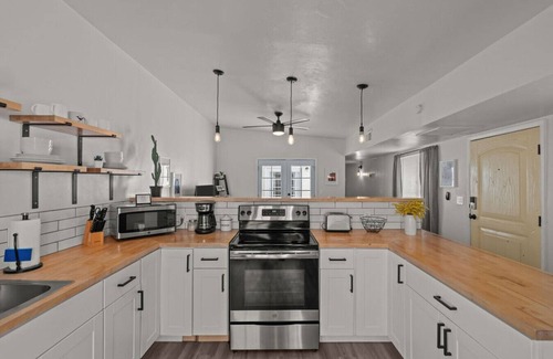 Rincon Heights House | Tucson Digs Duplex Walking to University