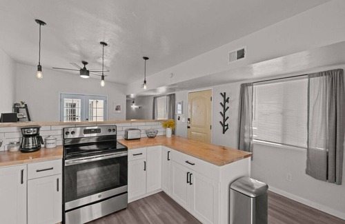 Rincon Heights House | Tucson Digs Duplex Walking to University