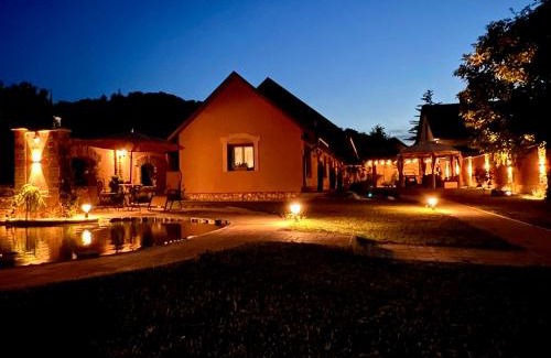 Karasz House | Tulipán Vendégház