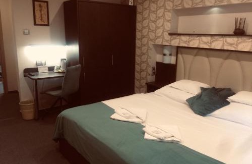 Komarom Bed & Breakfast | Tulipan Panzio