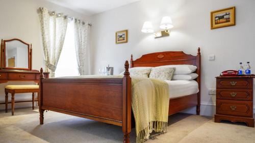 Castlerea Hotel | Tully's Hotel
