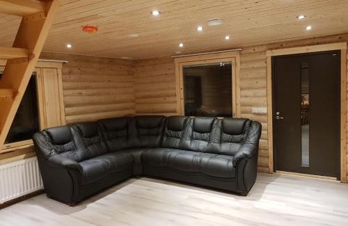 Enontekio Ski Chalet | Tunturihuvila III