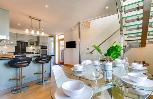 Swanage House | Tuppence View - Two Bedroom House, Sleeps 4