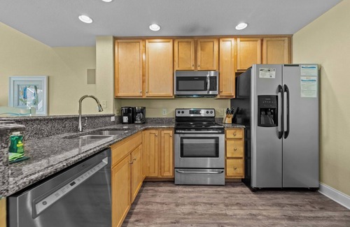 Bermuda Bay House | Turning Tide at Cambridge Cove 2 Bedroom Premium Townhome, 1 Mile from Beach Access