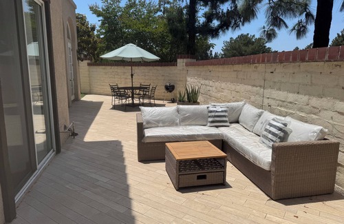 Tustin House | Tustin Retreat 4 Beds Sleeps 8 Family Ready