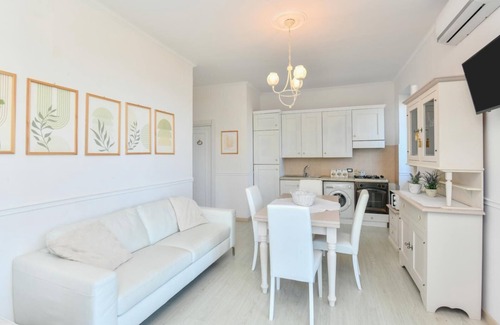 Santa Maria di Castellabate Villa | Two Bedroom Apartment with Garden View