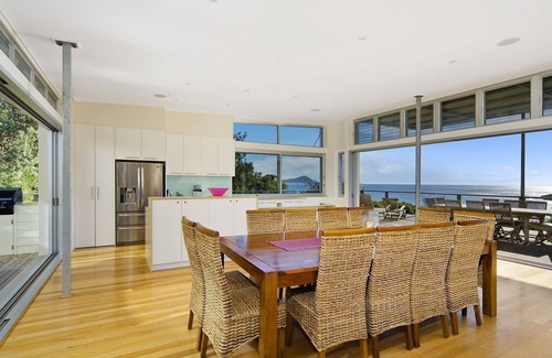 Seal Rocks House | Twin Pines - beach house overlooking Boat Beach at Seal Rocks