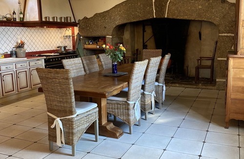 Entraygues-sur-Truyere House | Twin room-Superior-Wet room-Countryside view