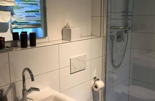 Weisenheim am Berg Bed & Breakfast | Twin room - Alter Winzerhof
