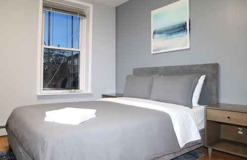 Historic Downtown House | TwinCity 2 BR/1 BA Apt - Rainfall Shower!