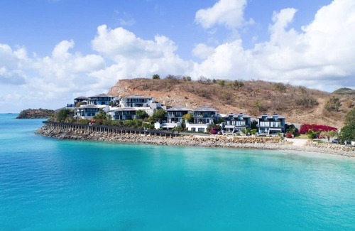 Fryes Beach Villa | Two bedroom apartment overlooking Darkwood beach