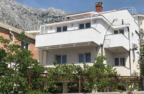 Baska Voda Apartment | Two bedroom apartment with balcony and sea view Baška Voda, Makarska (A-6612-b)