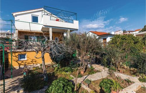 Seget Vranjica Apartment | Two-Bedroom Apartment In Seget Vranjica