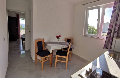 Zivogosce Apartment | Two bedroom apartment with balcony and sea view Živogošće - Porat, Makarska (A-16289-d)