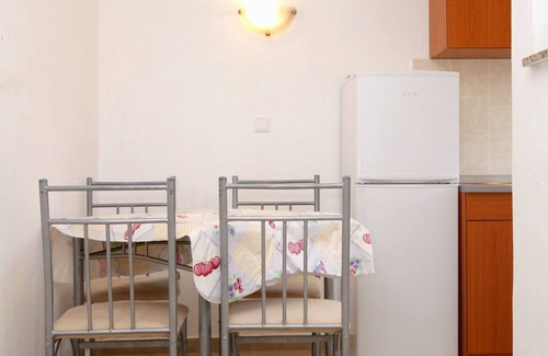 Kustici Apartment | Two bedroom apartment near beach Kustići, Pag (A-6376-j)