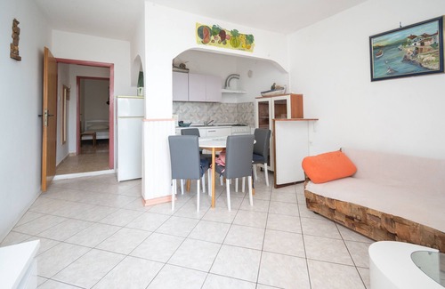 Vidalici Apartment | Two bedroom apartment near beach Vidalići, Pag (A-6519-f)