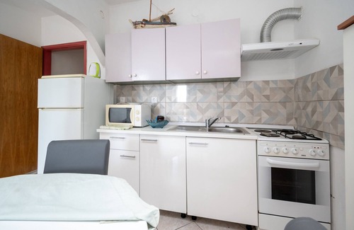 Vidalici Apartment | Two bedroom apartment near beach Vidalići, Pag (A-6519-f)